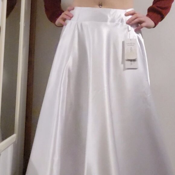 High Waist A-Line Satin White Skirt - Picture 7 of 11